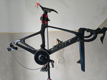Używany Scott Foil RC Pro 2025 2025 Road & Gravel — zdjęcie 2 z 6