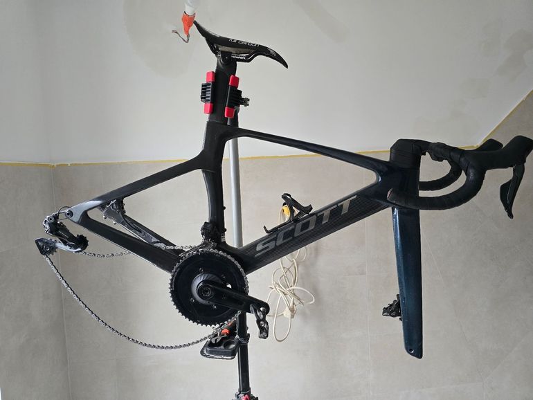 Używany Scott Foil RC Pro 2025 2025 Road & Gravel — zdjęcie 2 z 6