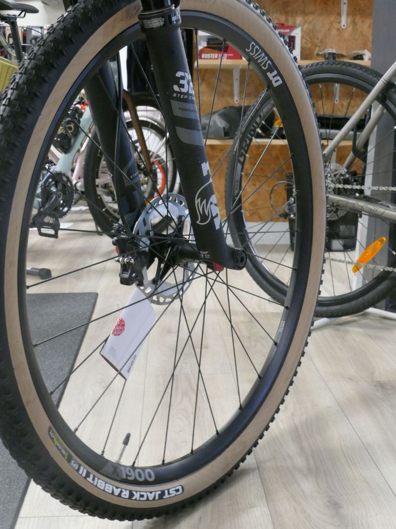 Used Lee Cougan Cross Fire 428 2023 Mountainbike, Light Gray — image 7 of 9
