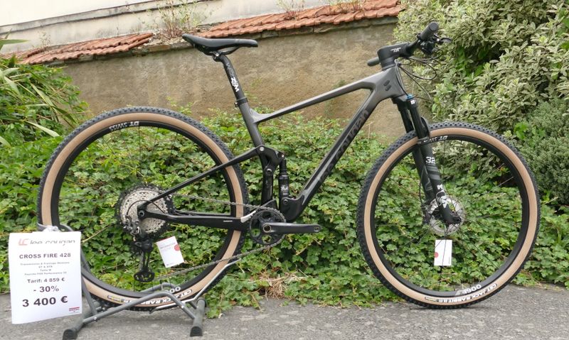 Used Lee Cougan Cross Fire 428 2023 Mountainbike, Light Gray — image 1 of 9