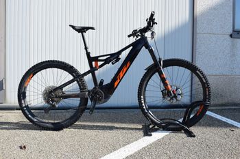 KTM, MACINA KAPOHO 7971 2023