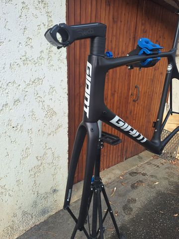 Giant TCR Advanced Pro Disc 1 2022 Frameset 2022 Road & Gravel usato, Nero — immagine 2 di 14