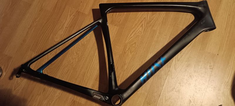 Rose X-LITE SIC DISC Force eTap 2022 Frameset 2022 Road & Gravel d'occasion — image 1 sur 6