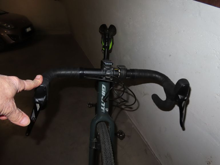 Used Giant Revolt 1 2021 2021 Road & Gravel — image 7 of 7