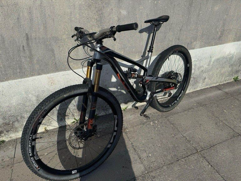 Used YT Industries Jeffsy Shimano Deore XT 2018 Mountainbike, Light Gray — image 11 of 14