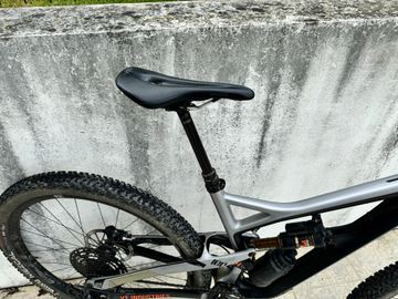 Gebrauchtes YT Industries Jeffsy Shimano Deore XT 2018 Mountainbike, Hellgrau — Bild 9 von 14