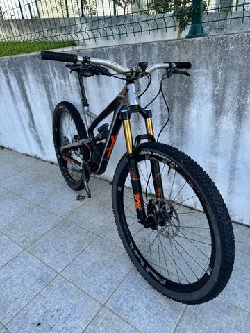 Gebrauchtes YT Industries Jeffsy Shimano Deore XT 2018 Mountainbike, Hellgrau — Bild 2 von 14