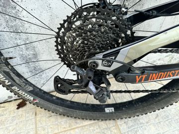 Gebrauchtes YT Industries Jeffsy Shimano Deore XT 2018 Mountainbike, Hellgrau — Bild 7 von 14