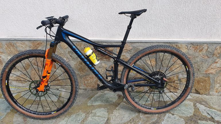 Used Specialized Men's Epic Comp Carbon 2018 2018 Mountainbike, Black, 29 — image 1 of 5