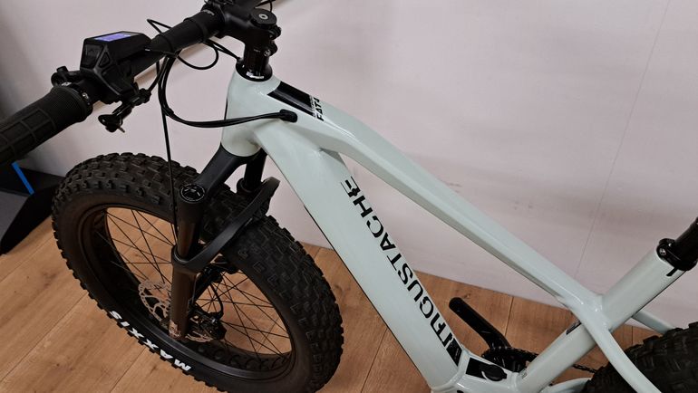 Used Moustache Samedi 26 FAT 4 2024 2024 Mountainbike — image 8 of 13