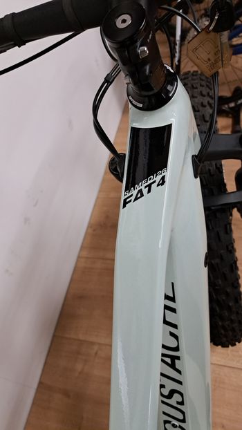 Used Moustache Samedi 26 FAT 4 2024 2024 Mountainbike — image 5 of 13