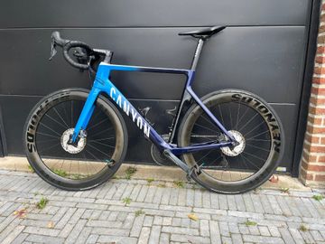 Gebrauchtes Canyon Aeroad CF SL Disc 8.0 2019 2019 Road & Gravel, Blau — Bild 2 von 13