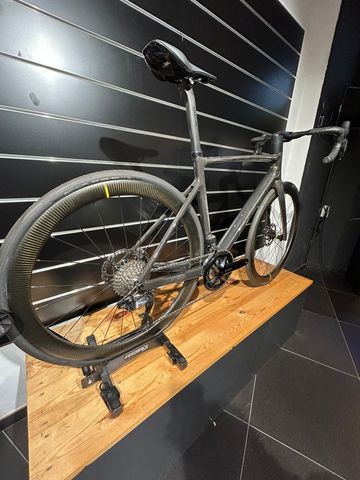 Tweedehands Scott Addict RC 40 2024 2024 Road & Gravel — afbeelding 2 van 3