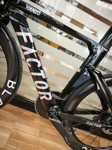 Used Factor Hanzo Shimano Dura Ace Di2 2025 Road & Gravel, Black — image 10 of 14