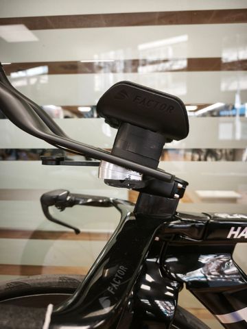 Used Factor Hanzo Shimano Dura Ace Di2 2025 Road & Gravel, Black — image 12 of 14