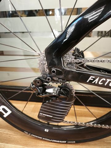Used Factor Hanzo Shimano Dura Ace Di2 2025 Road & Gravel, Black — image 3 of 14