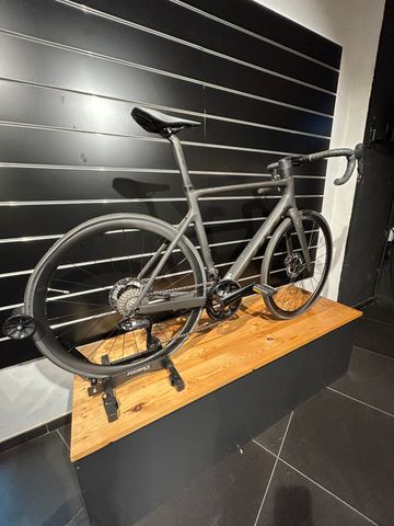 Używany Scott Addict RC 15 2022 2022 Road & Gravel — zdjęcie 2 z 3