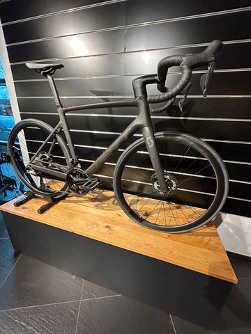 Używany Scott Addict RC 15 2022 2022 Road & Gravel — zdjęcie 3 z 3