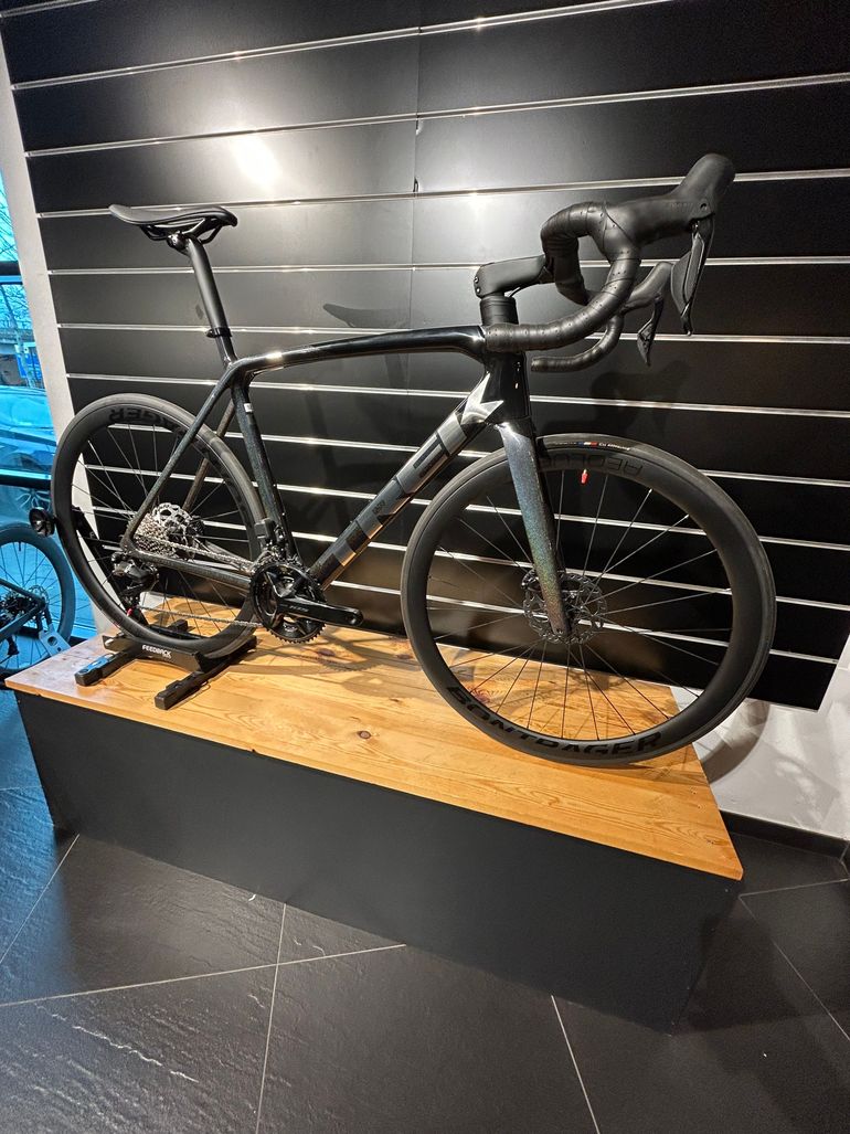 Used Trek Émonda SLR 6 2024 2024 Road & Gravel, Schwarz — image 3 of 3