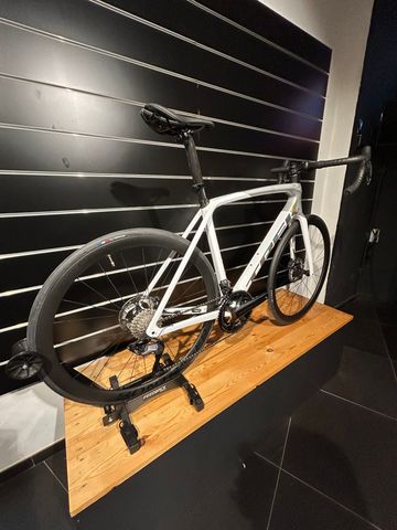 Brugt Trek Émonda SL 7 2024 2024 Road & Gravel — billede 2 af 3