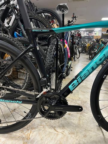 Brugt Bianchi SPECIALISSIMA COMP 105 Di2 2026 Road & Gravel — billede 4 af 8