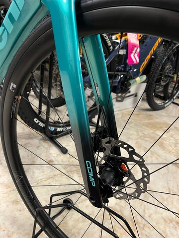 Brugt Bianchi SPECIALISSIMA COMP 105 Di2 2026 Road & Gravel — billede 5 af 8