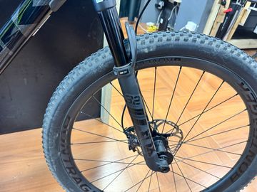 Used Trek Procaliber 9.8 2023 2023 Mountainbike, Black, 29 — image 31 of 38