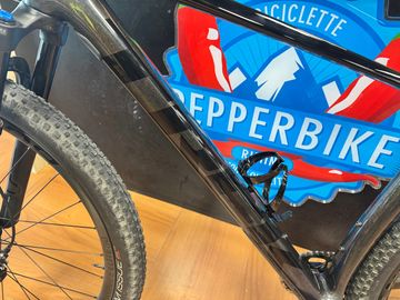 Used Trek Procaliber 9.8 2023 2023 Mountainbike, Black, 29 — image 25 of 38