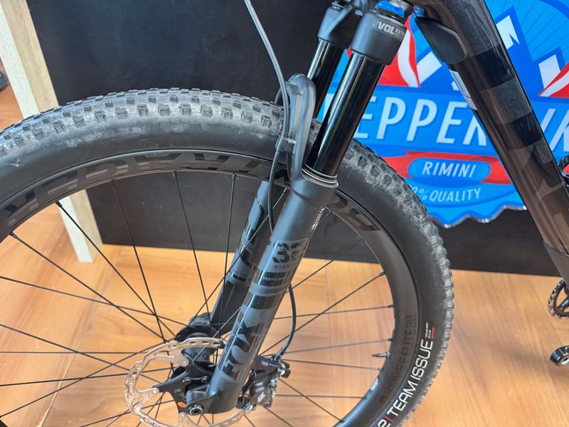 Used Trek Procaliber 9.8 2023 2023 Mountainbike, Black, 29 — image 15 of 38