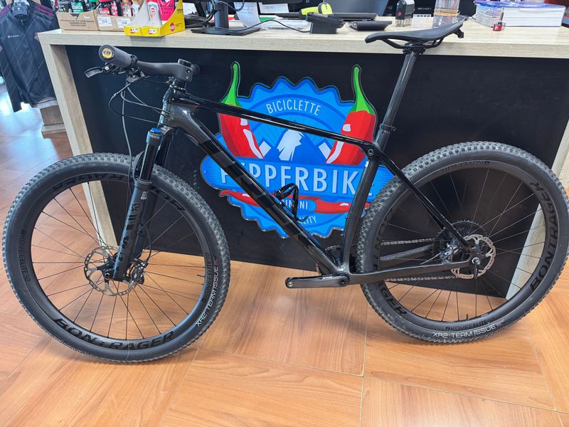 Used Trek Procaliber 9.8 2023 2023 Mountainbike, Black, 29 — image 10 of 38