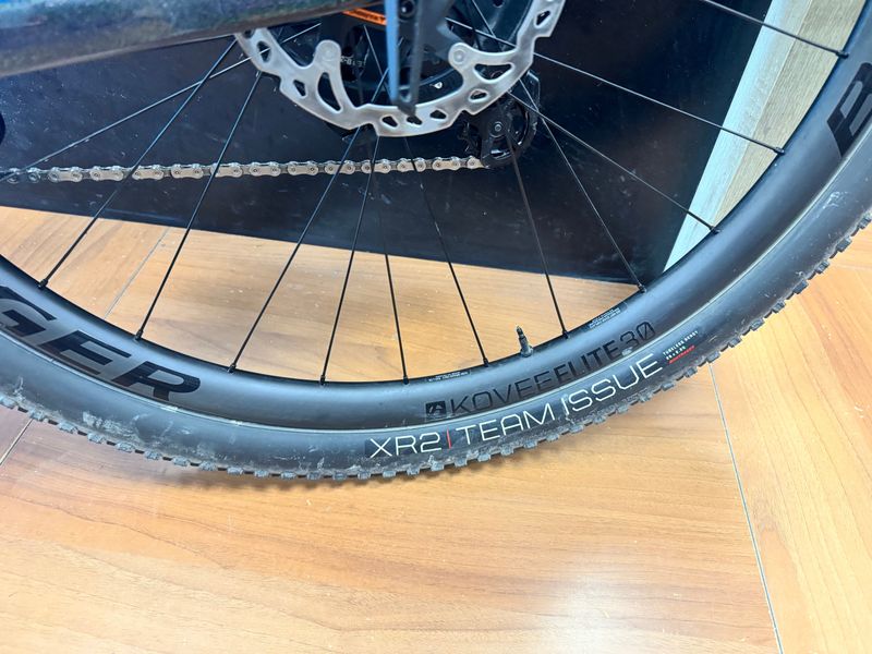 Used Trek Procaliber 9.8 2023 2023 Mountainbike, Black, 29 — image 16 of 38