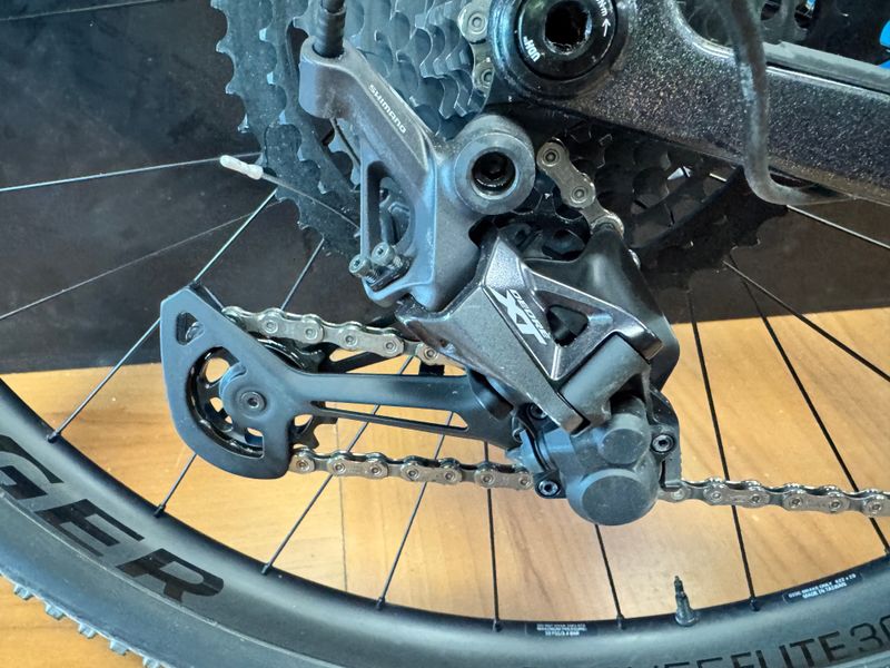 Used Trek Procaliber 9.8 2023 2023 Mountainbike, Black, 29 — image 4 of 38