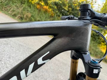 Used Specialized Epic Frameset 2024 Mountainbike, Black — image 9 of 22