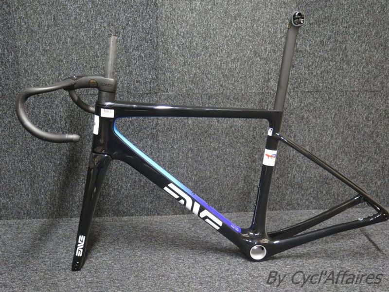 Použité Enve Melee Premium RED 2025 Frameset 2025 Road & Gravel — obrázek 3 z 4