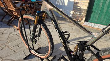 Použité Lee Cougan Crossfire 428 Nebula 2023 Mountainbike — obrázek 7 z 9