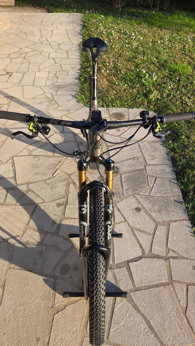 Použité Lee Cougan Crossfire 428 Nebula 2023 Mountainbike — obrázek 9 z 9
