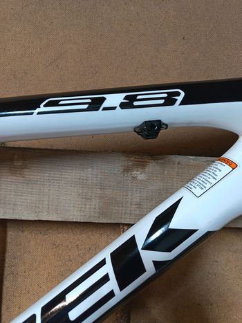 Used Trek 9.8 Oclv Carbóne 26 Pouce Frameset 2026 Mountainbike, White — image 7 of 7