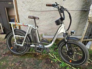 Rad Power Bikes Runner + 2023 Road & Gravel usato, Grigio chiaro — immagine 3 di 21