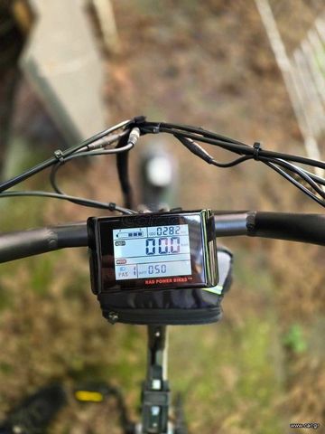 Rad Power Bikes Runner + 2023 Road & Gravel usato, Grigio chiaro — immagine 4 di 21