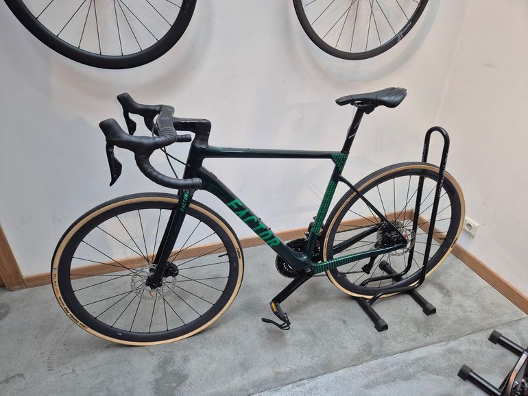 Used Factor LS - Shimano 105 Di2 2025 2025 Road & Gravel, Green — image 1 of 3