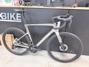 Cannondale SuperSix EVO 2 2025 2025 Road & Gravel usato, Grigio chiaro — immagine 3 di 3