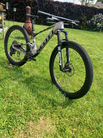 Used Scott Spark RC World Cup 2025 2025 Mountainbike, Light Gray, 29 — image 2 of 4
