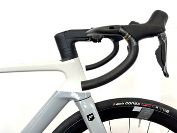Brugt Focus IZALCO MAX 9.8 2024 2024 Road & Gravel — billede 2 af 8