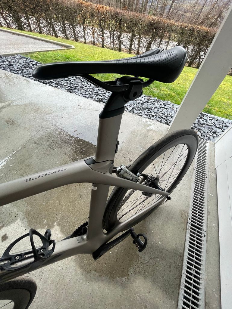 Used Trek Madone Shimano Dura Ace Di2 2020 Road & Gravel — image 9 of 11