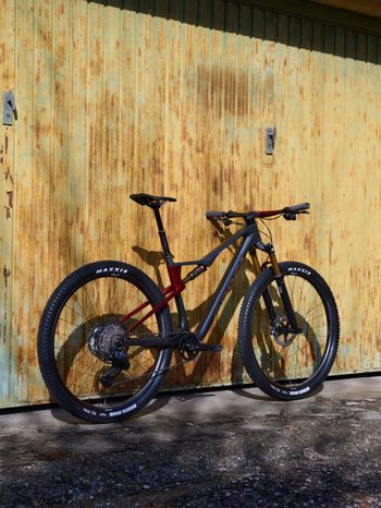 Used Orbea OIZ M-PRO 2025 2025 Mountainbike, Rosso — image 3 of 8