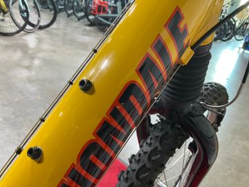 Used Cannondale Super V 500SL 1999 1999 Mountainbike, Orange — image 5 of 5