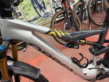 Orbea RISE M10 2024 2024 Mountainbike usato, Grigio chiaro — immagine 7 di 10