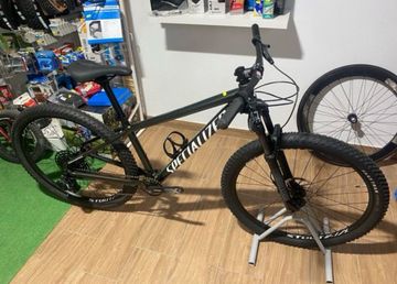 Used Specialized Rockhopper 27, 5 2024 Mountainbike, Green — image 2 of 4
