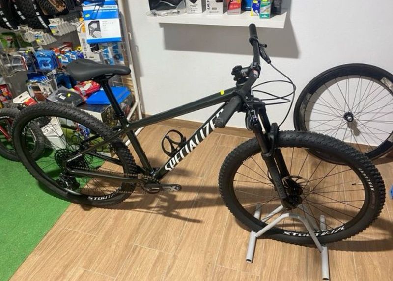 Used Specialized Rockhopper 27, 5 2024 Mountainbike, Green — image 2 of 4
