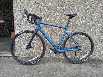 Used Fuji Jari 2.1 2022 Road & Gravel, Blue — image 2 of 7